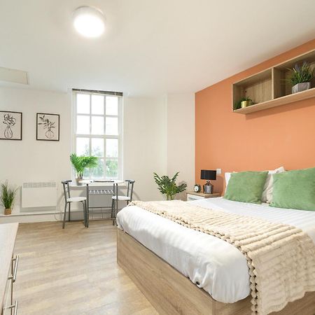 Alexandra House Apartments By City Centre Шефилд Екстериор снимка
