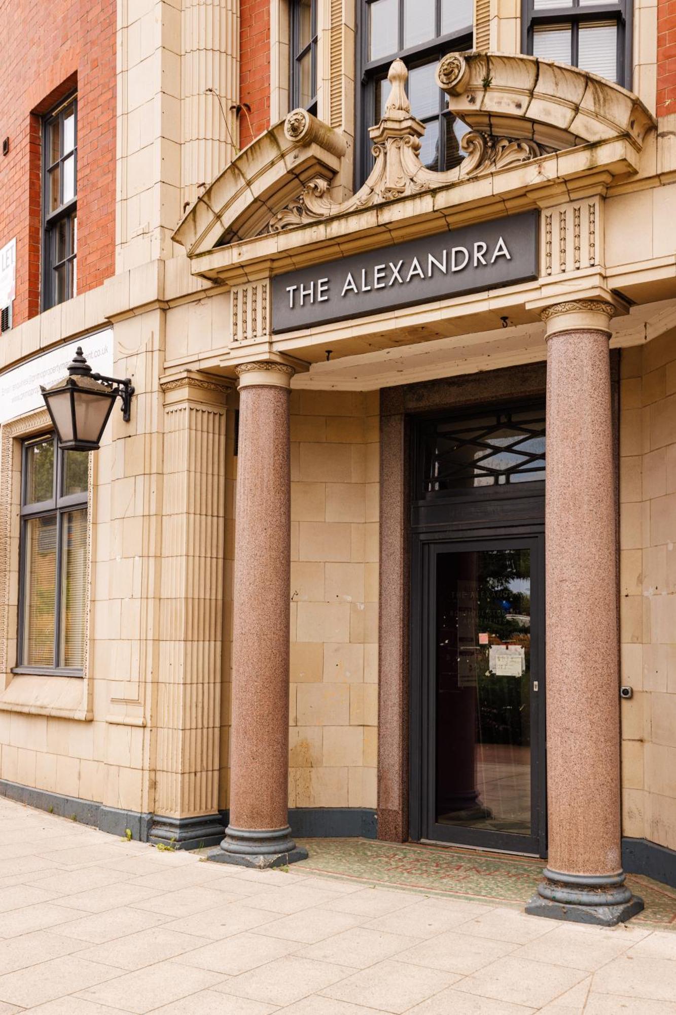 Alexandra House Apartments By City Centre Шефилд Екстериор снимка