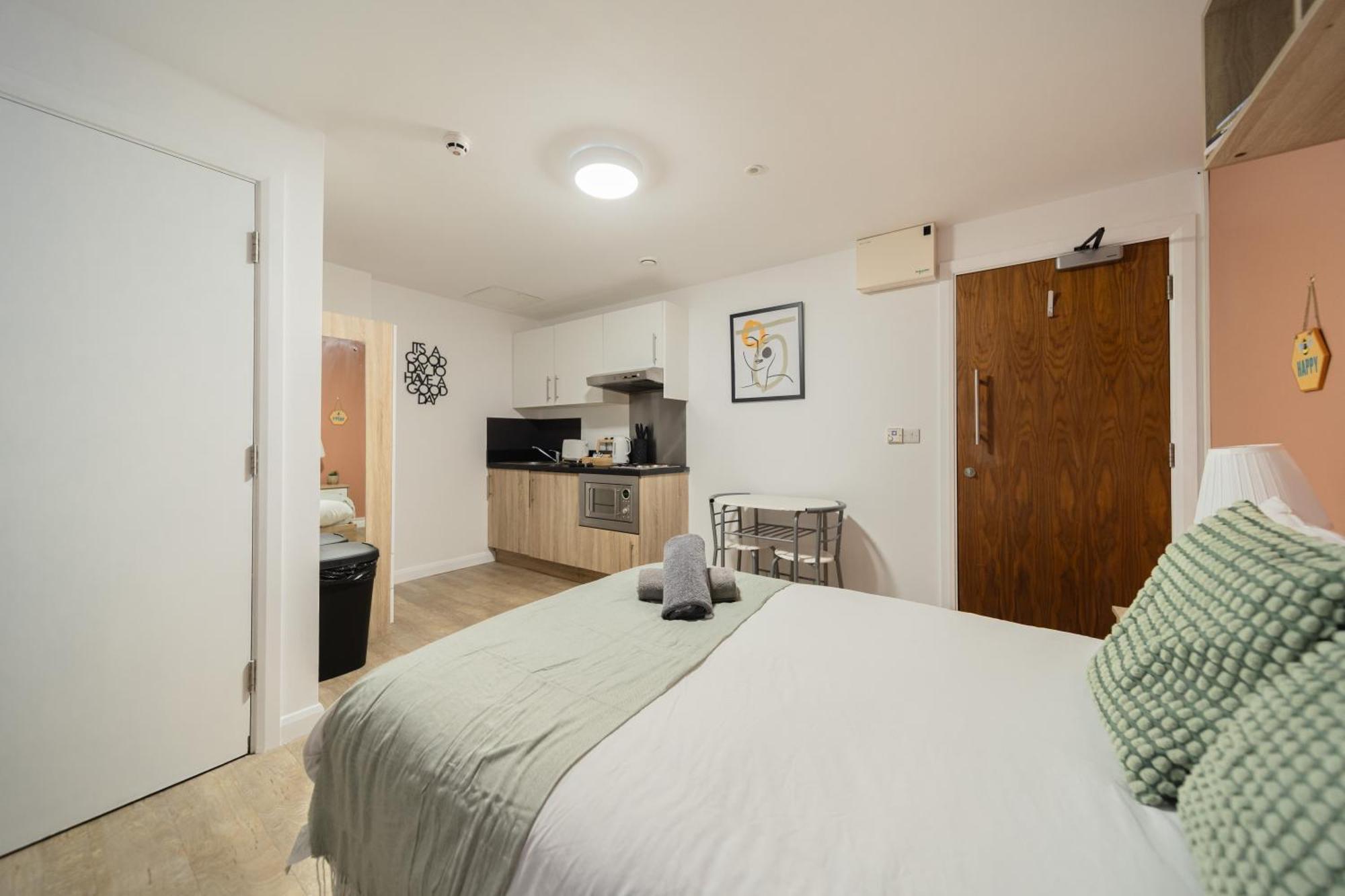 Alexandra House Apartments By City Centre Шефилд Екстериор снимка