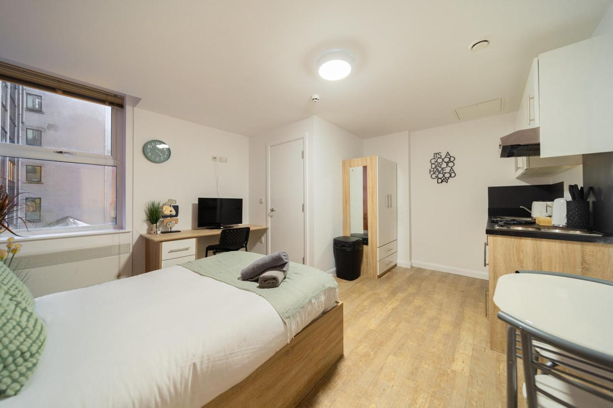 Alexandra House Apartments By City Centre Шефилд Екстериор снимка