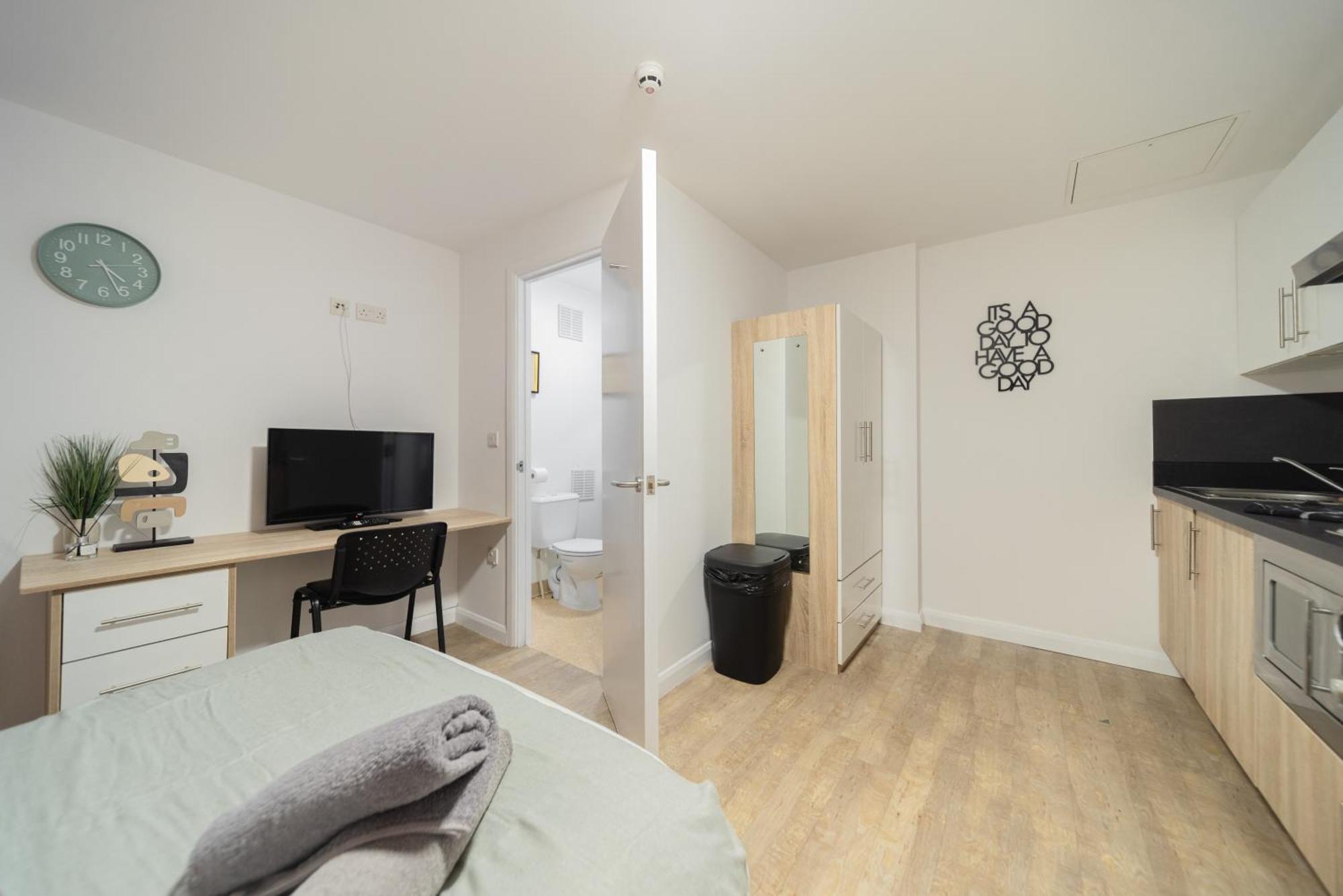 Alexandra House Apartments By City Centre Шефилд Екстериор снимка